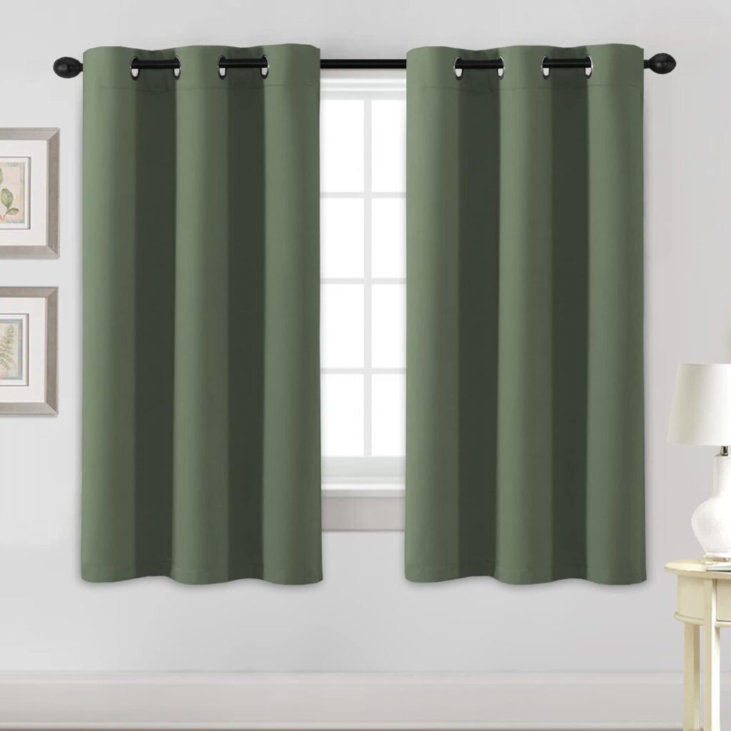 Best Curtains for Small Apartments